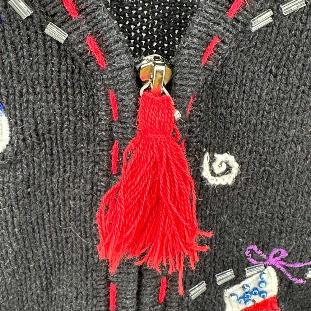 Women’s Vintage Petite Large Black Red Green Beaded Ugly Christmas Sweater - Picture 3 of 11